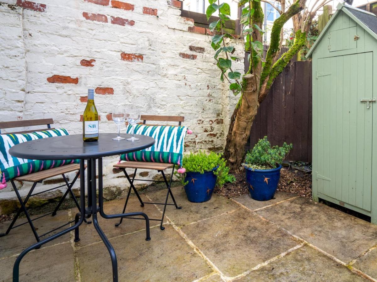 Quarry Cottage Courtyard Garden Pass The Keys Cirencester Exteriör bild
